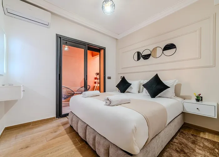 New Cozy Apprt 2 Min A M-Avenue , Piscine , Parking , Balcony And Fiber Wifi , Gueliz Centre