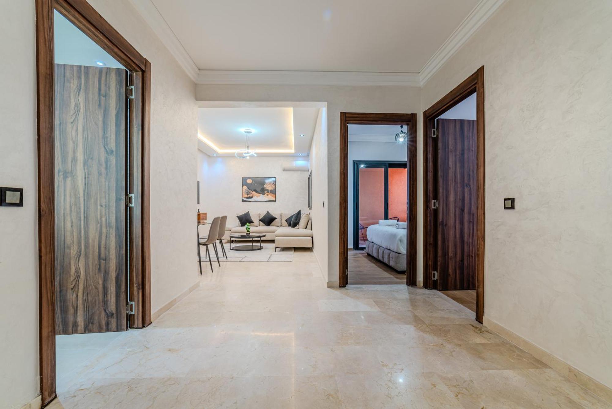 New Cozy Apprt 2 Min A M-avenue , Piscine , Parking , Balcony And Fiber Wifi , Gueliz Centre *